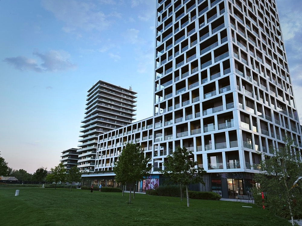 Жилые башни рядом с FLAVA beach