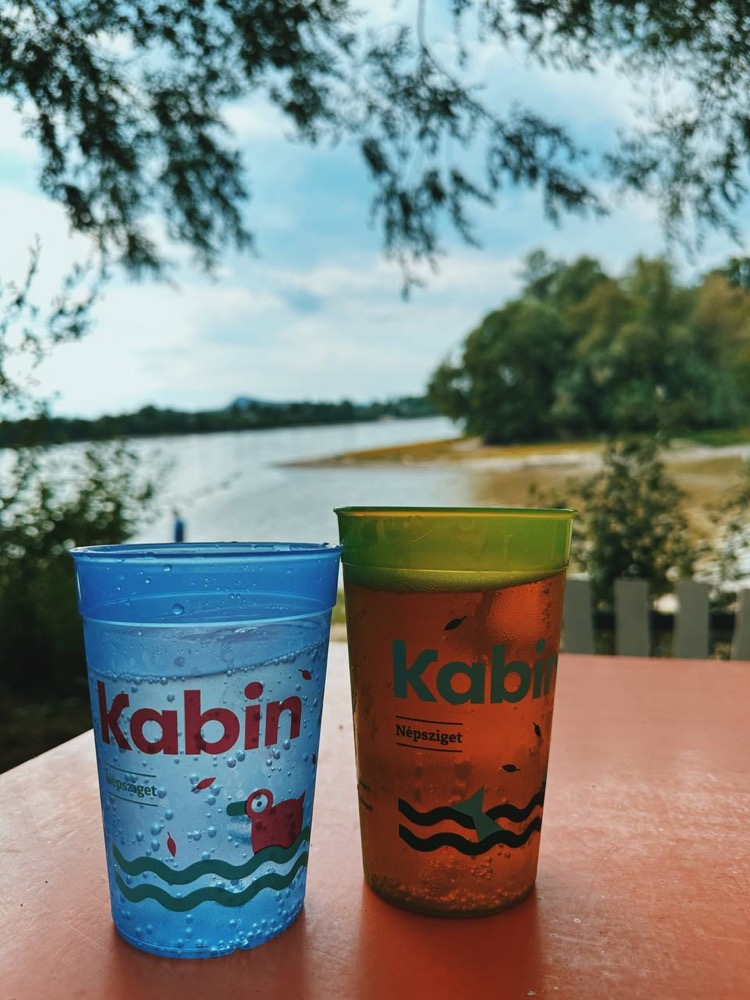 Стаканы Kabin с видом на Дунай